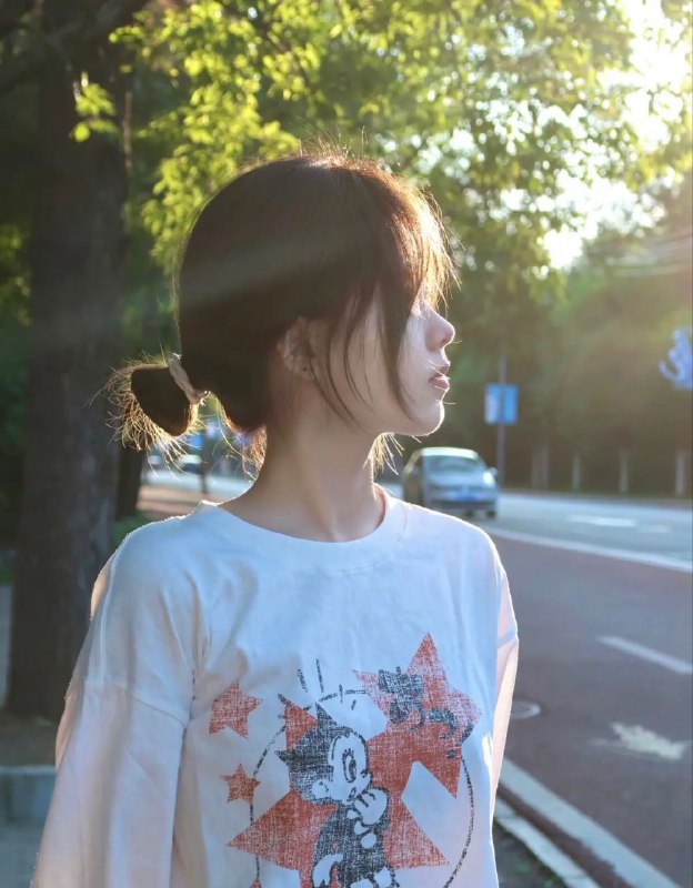 那天太阳很美，我又看到了我的白月光那天太阳很美，我又看到了我的白月光