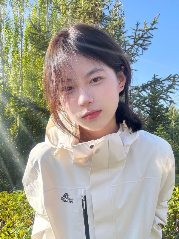 那天太阳很美，我又看到了我的白月光那天太阳很美，我又看到了我的白月光