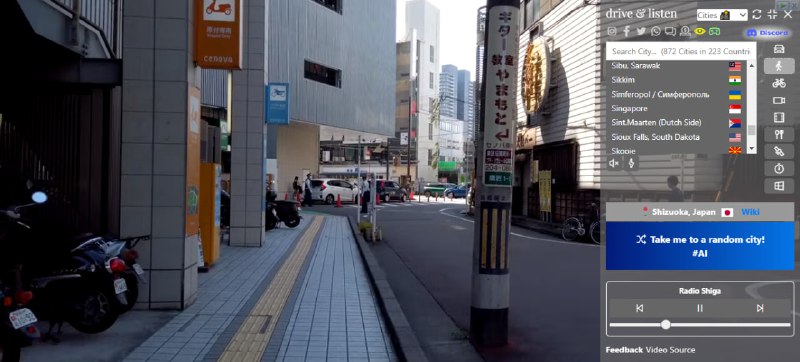 Drive & Listen虚拟城市漫游体验，涵盖了全球 247 个国家的 873 个城市实景录像，有雨天、夜晚、自然步道、滑雪路线、航拍等景象，拍摄视角有驾车、散步、骑行、火车、无人机等，都可以自由选择和切换，还配备了当地电台与音乐，使人仿佛置身异地驾车旅行之中，感兴趣的可以看看，完全免费，无需注册