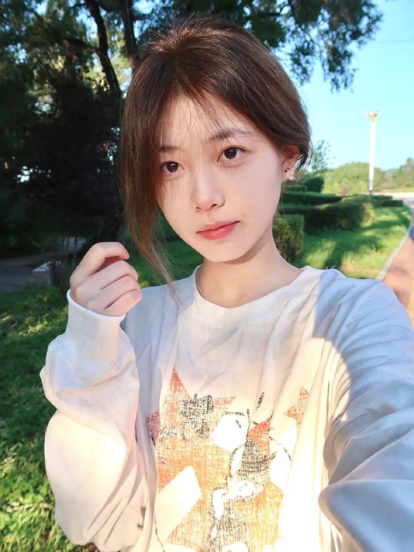 那天太阳很美，我又看到了我的白月光那天太阳很美，我又看到了我的白月光